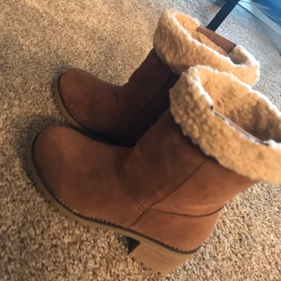 Boots - Picture 3 of 3